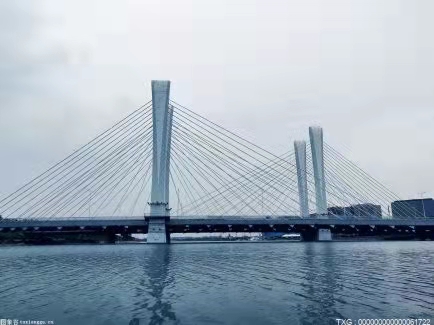 全套“空中”服务的全国首创桩梁一体化架桥机 在广东深汕西高速改扩建TJ10标顺利完成首桩施工