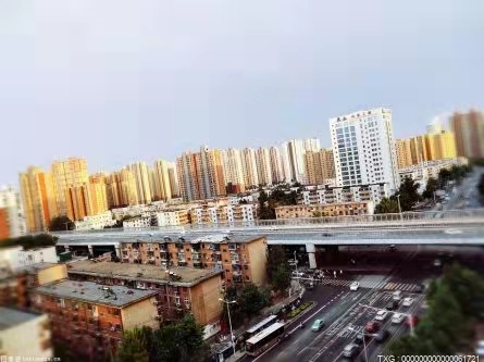 东莞成功迈上“双万”新起点：成为地区生产总值过万亿元 人口超千万的城市 